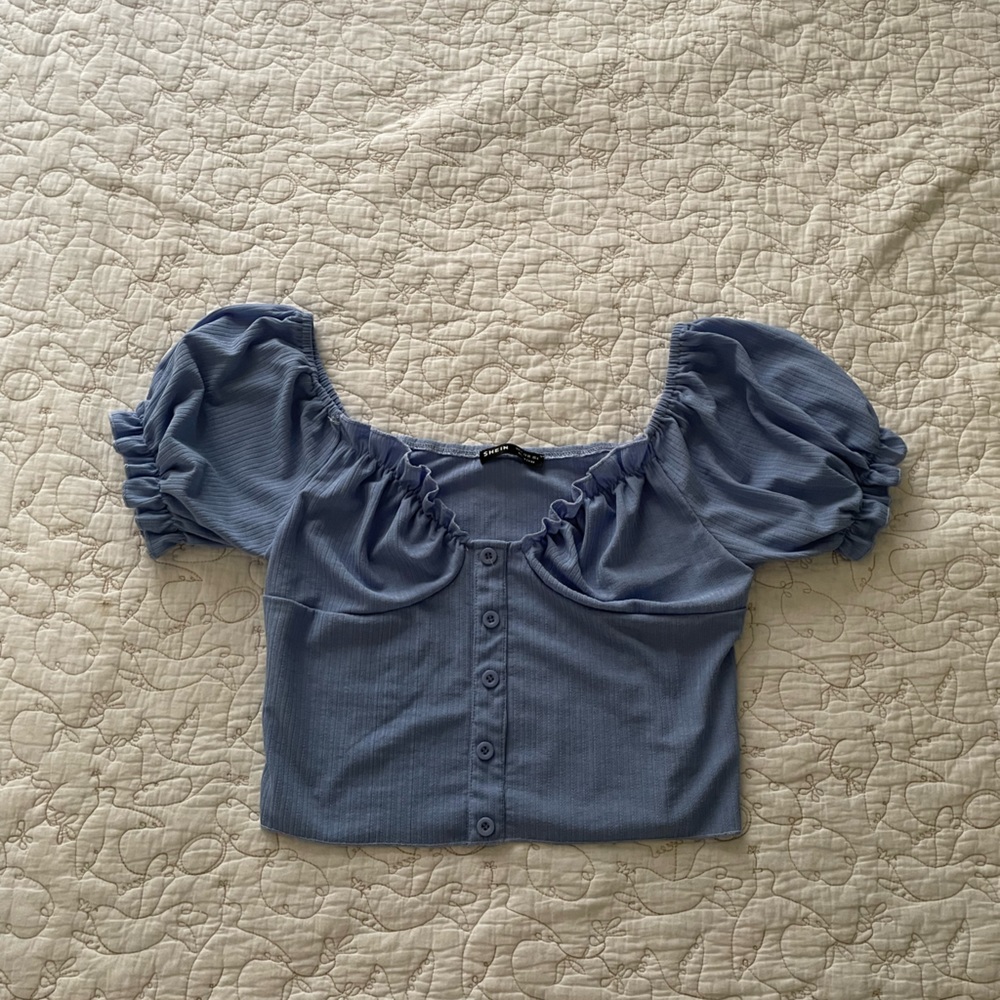 Puff sleeve shirred top